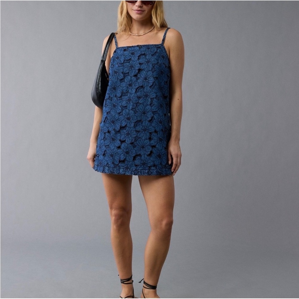 NWOT - American Eagle - Floral Denim Jean Shift Mini Dress Size Medium